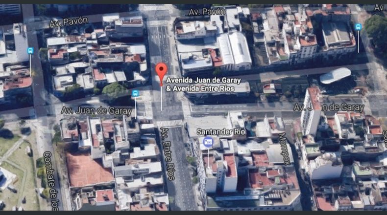 Un bache gigante en San Cristóbal sorprendió a todos los vecinos