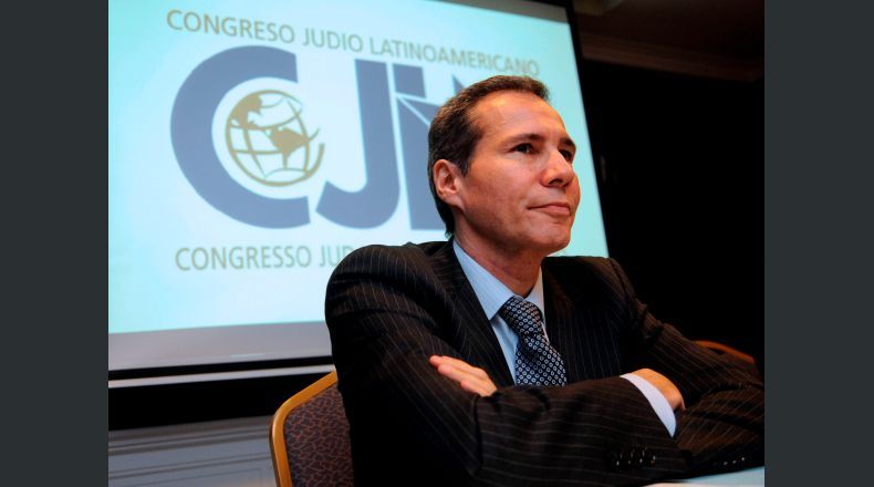 zzzznacp2NOTICIAS ARGENTINAS BAIRES, ENERO 19: (ARCHIVO) La muerte, voluntaria o no, del fiscal federal Alberto Nisman nocambiaría en lo sustantivo la investigación por el atentado a laAMIA-DAIA, sumida en la incertidumbre a pesar del impulso quepretendió darle el gobierno del expresidente Néstor Kirchnerdurante su mandato y el acuerdo Estado a Estado con Irán.FOTO NA: (ARCHIVO) MARCELO CAPECEzzzz