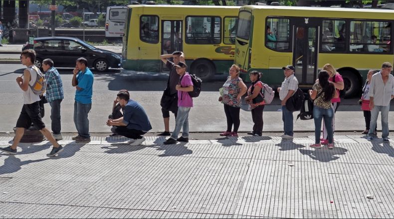 Se suman más gremios: transporte se unirá al paro de la CGT