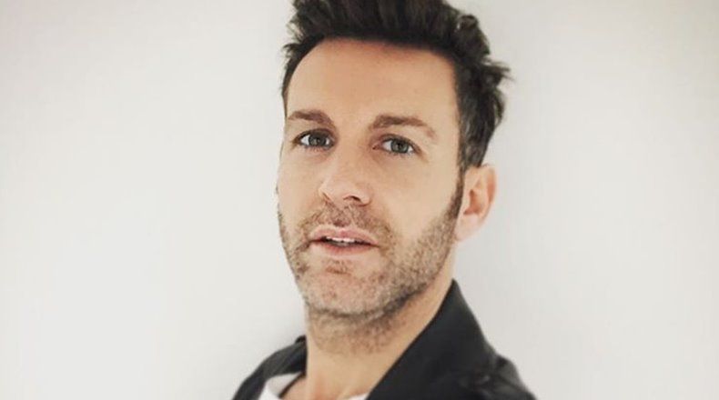 Axel mostró el video de la explosión a bordo de un avión de Aerolíneas Argentinas