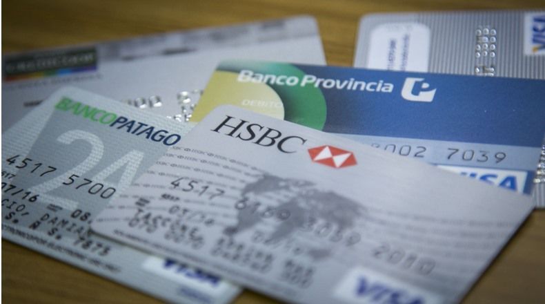Bancos públicos lanzaron un plan para comprar en 50 cuotas fijas